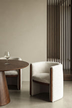 Chaise de salle à manger avec accoudoirs en bois et tissu bouclé Bekasi - 1