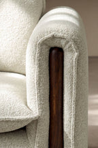 Fauteuil avec accoudoirs en bouclé et bois d'hévéa Pablian - 2