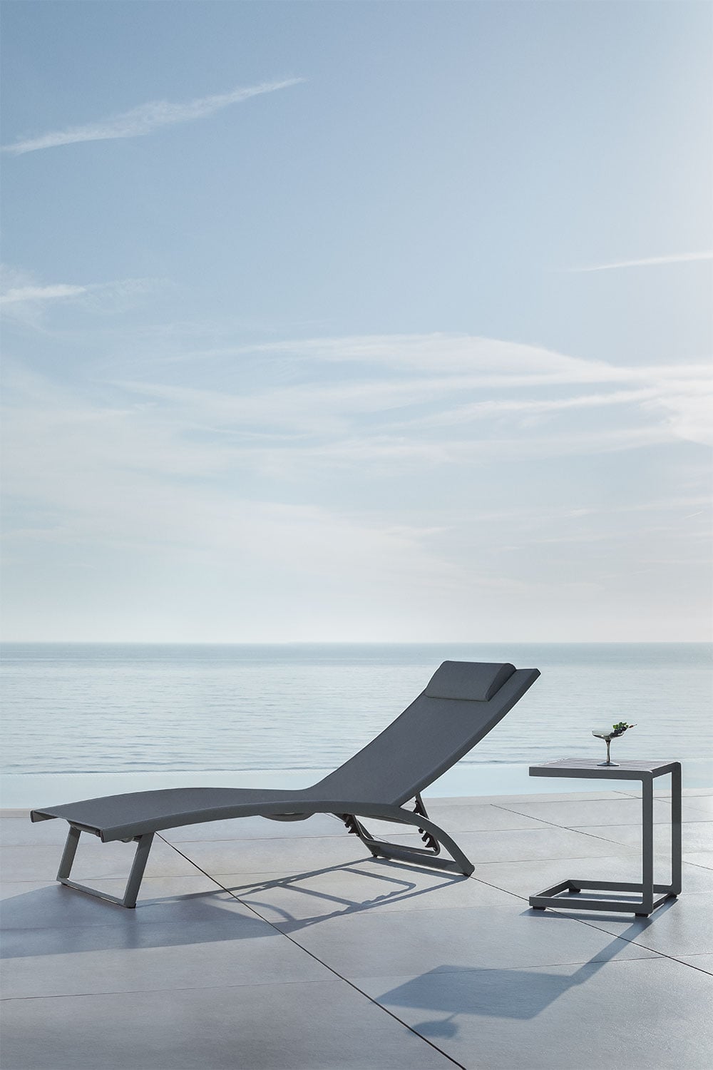 Chaise longue inclinable en aluminium avec coussin Dulem - 1