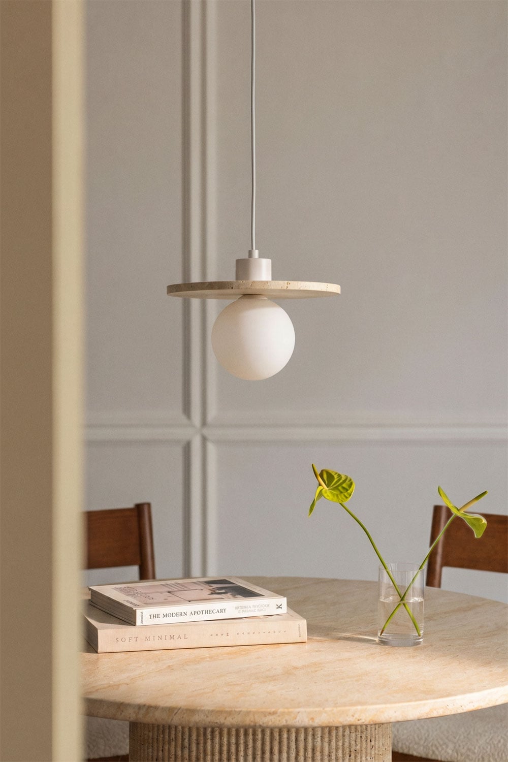 Lampe suspendue Ø25 cm en travertin avec boule en cristal Davise - 1