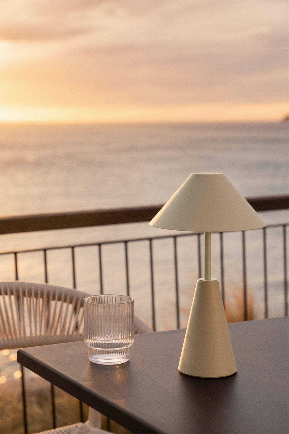 Lampe de table LED sans fil pour extérieur en fer Alexis - 5