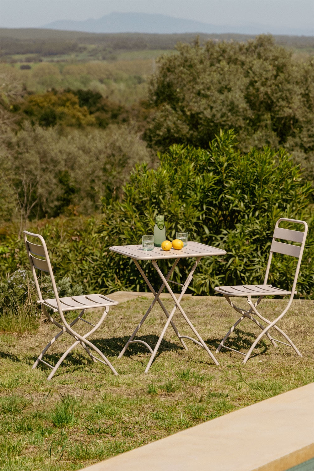 Set de table carrée 60x60 cm et 2 chaises pliantes de jardin en acier Janti - 1