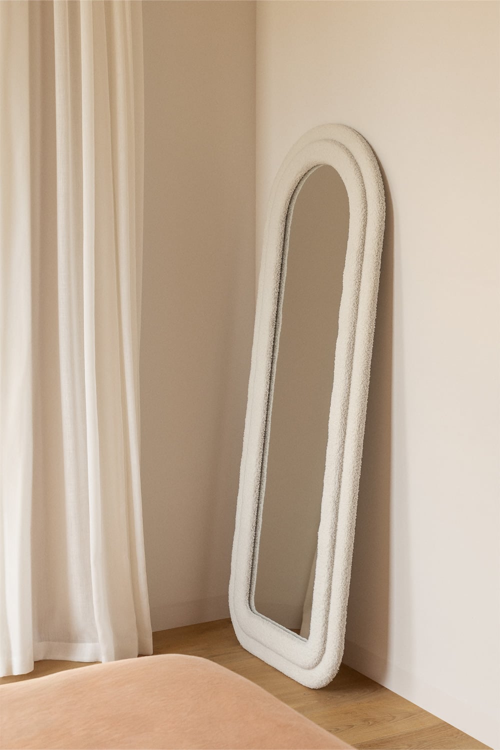 Miroir mural 60x160 cm en tissu mouton Ilai - 1