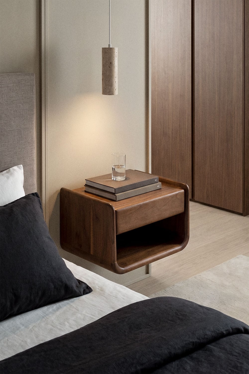 Table de chevet flottante 40x30 cm en bois Tinsley - 1