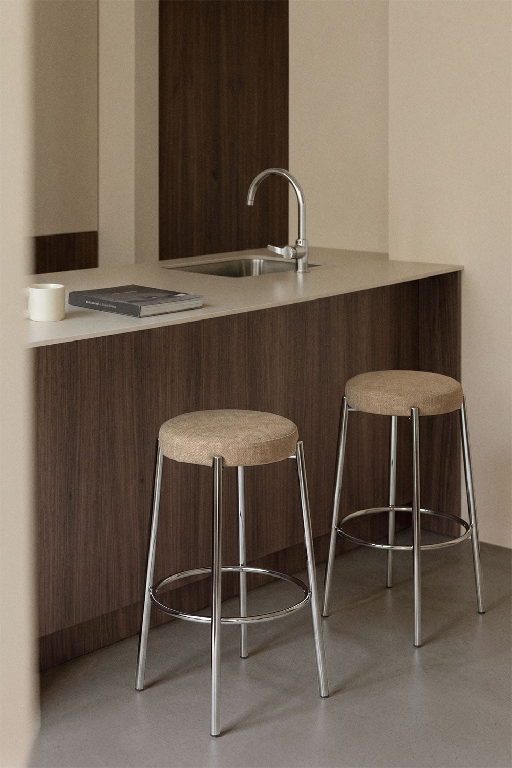 Tabouret haut rembourré en fer Zantria - 5